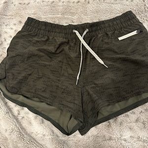 Vuori Clementine Short Oregano Slub Size Large